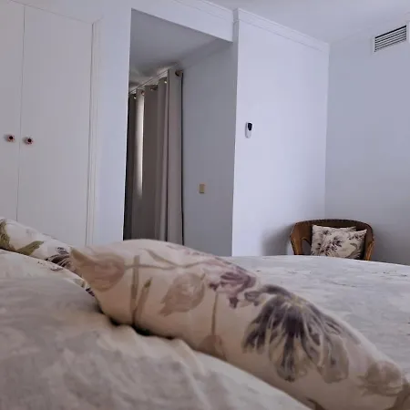 Golden Mile Penthouse, Pool-parking, 5min Beach! * Marbella