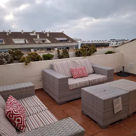 Appartamento Golden Mile Penthouse, Pool-parking, 5min Beach! *