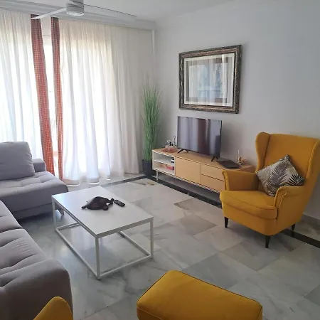 Golden Mile Penthouse, Pool-parking, 5min Beach! * Марбелья