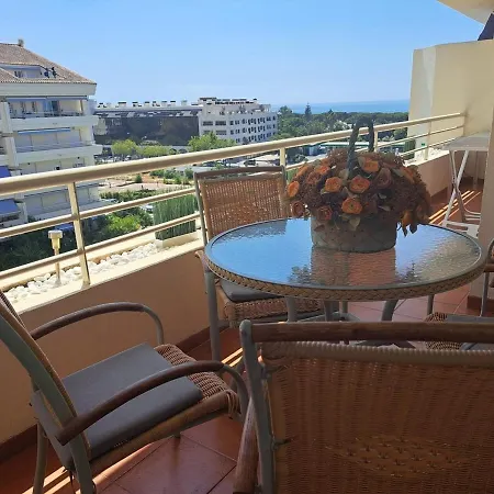 Golden Mile Penthouse, Pool-parking, 5min Beach! Apartament Marbella