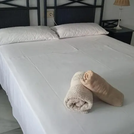 Golden Mile Penthouse, Pool-parking, 5min Beach! * Marbella