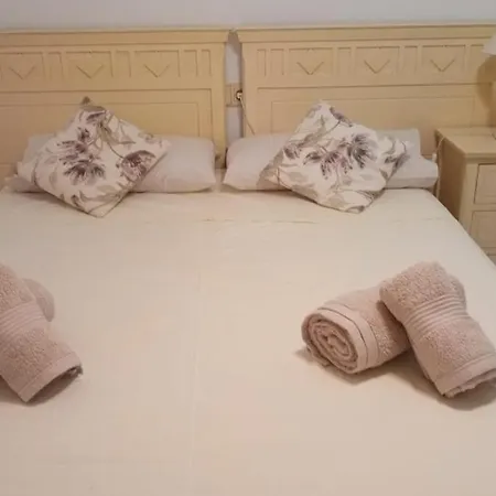 Golden Mile Penthouse, Pool-parking, 5min Beach! Lägenhet *